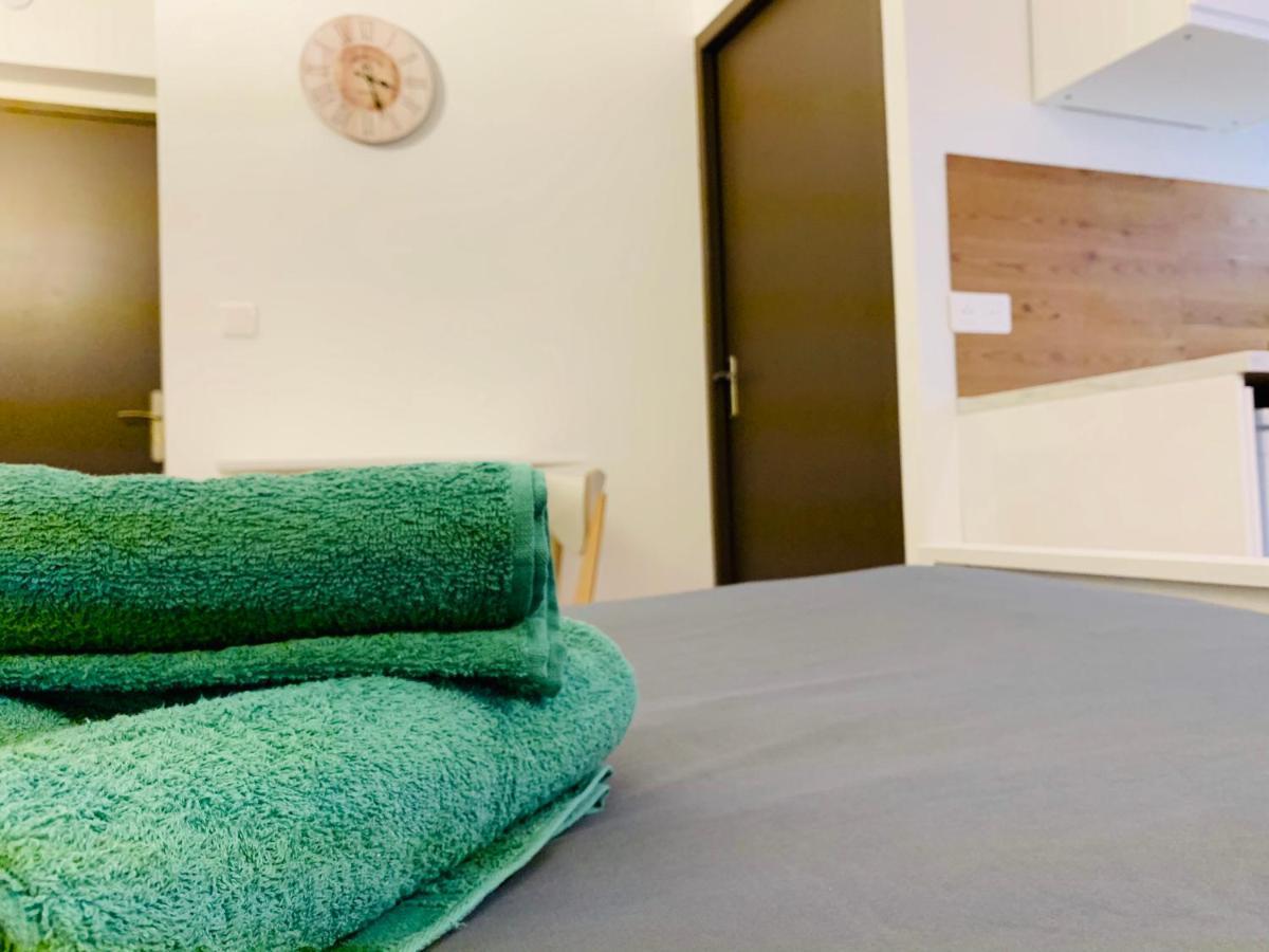 Tulipe Studio Apartment Manosque Luaran gambar